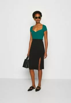 Anna Field T-Shirt Basic - Dark Green 9 Anna Field T-Shirt Basic - Dark Green -Anna Field Stil Geschaft 00fd048e6bc64f909f5d6cf4a01dd6f5