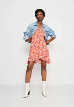 Anna Field VOLANT SHORT DRESS - Freizeitkleid - Red/multicoloured 9 Anna Field VOLANT SHORT DRESS - Freizeitkleid - Red/multicoloured -Anna Field Stil Geschaft 1b1902792de44e1c8fba589ec89b4065