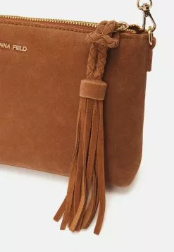 Anna Field LEATHER - Clutch - Cognac 11 Anna Field LEATHER - Clutch - Cognac -Anna Field Stil Geschaft 2c23bef90b7b469cb848cea810c49472
