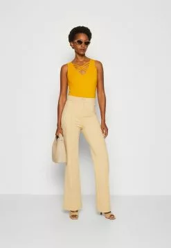 Anna Field Top - Dark Yellow 9 Anna Field Top - Dark Yellow -Anna Field Stil Geschaft 2cb38d1e81a64ef9b7602b426e0b5031