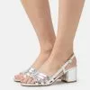 Anna Field Riemensandalette - Silver 1 Anna Field Riemensandalette - Silver -Anna Field Stil Geschaft 43d2e348e6e741c7b0198c9995d01649