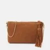 Anna Field LEATHER - Clutch - Cognac 2 Anna Field LEATHER - Clutch - Cognac -Anna Field Stil Geschaft 57b4d7ce8fd34e9bae504088f1c181c0