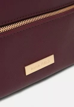 Anna Field Tagesrucksack - 304 - Bordeaux 11 Anna Field Tagesrucksack - 304 - Bordeaux -Anna Field Stil Geschaft 5c55bca0dee5473aa2412203ad4a4acc