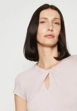 Anna Field T-Shirt Print - Purple 13 Anna Field T-Shirt Print - Purple -Anna Field Stil Geschaft 7d5b2f78c6224d8b88acbf9e38922d74