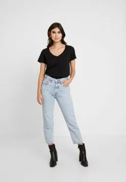 Anna Field T-Shirt Basic - Black 9 Anna Field T-Shirt Basic - Black -Anna Field Stil Geschaft 88c71858a0ba44679dc65ccef3487af5