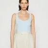 Anna Field Top - Light Blue 1 Anna Field Top - Light Blue -Anna Field Stil Geschaft 90ae2c59a4774f248b8df160bab0fc2a