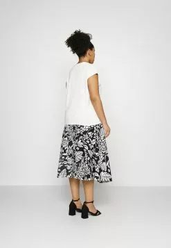 Anna Field Curvy T-Shirt Basic - Off White -Anna Field Stil Geschaft 9959d05113db4896b7aac3ac6b873c50