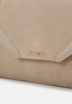Anna Field LEATHER - Clutch - Taupe 13 Anna Field LEATHER - Clutch - Taupe -Anna Field Stil Geschaft c933426553bb4831a448eeab65bcefad
