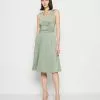 Anna Field Jerseykleid - Light Green 1 Anna Field Jerseykleid - Light Green -Anna Field Stil Geschaft d3ef6096ac1a425f944731f2f1868fcf