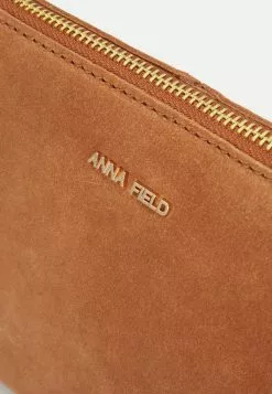 Anna Field LEATHER - Clutch - Cognac 12 Anna Field LEATHER - Clutch - Cognac -Anna Field Stil Geschaft d76253daed6a48b1bb53c5437eece711