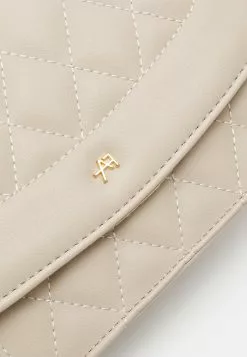 Anna Field Clutch - Beige 12 Anna Field Clutch - Beige -Anna Field Stil Geschaft dac9cb08d8264004beb8e4358328cf30
