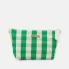 Anna Field Kosmetiktasche - Green 2 Anna Field Kosmetiktasche - Green -Anna Field Stil Geschaft f93d85f0fa0145a69f980a18285fc6ac